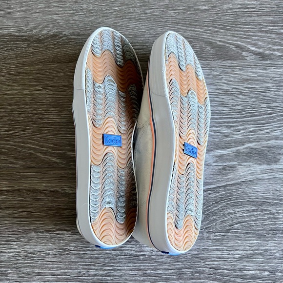 Keds / Women’s / Size 9 / White w/ Orange + Blue Trims - Picture 7 of 7